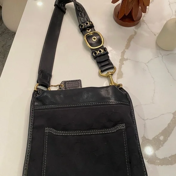 Vintage 90's Coach H0794-11434 Black and Gold Leather Bag with Edgy Details
